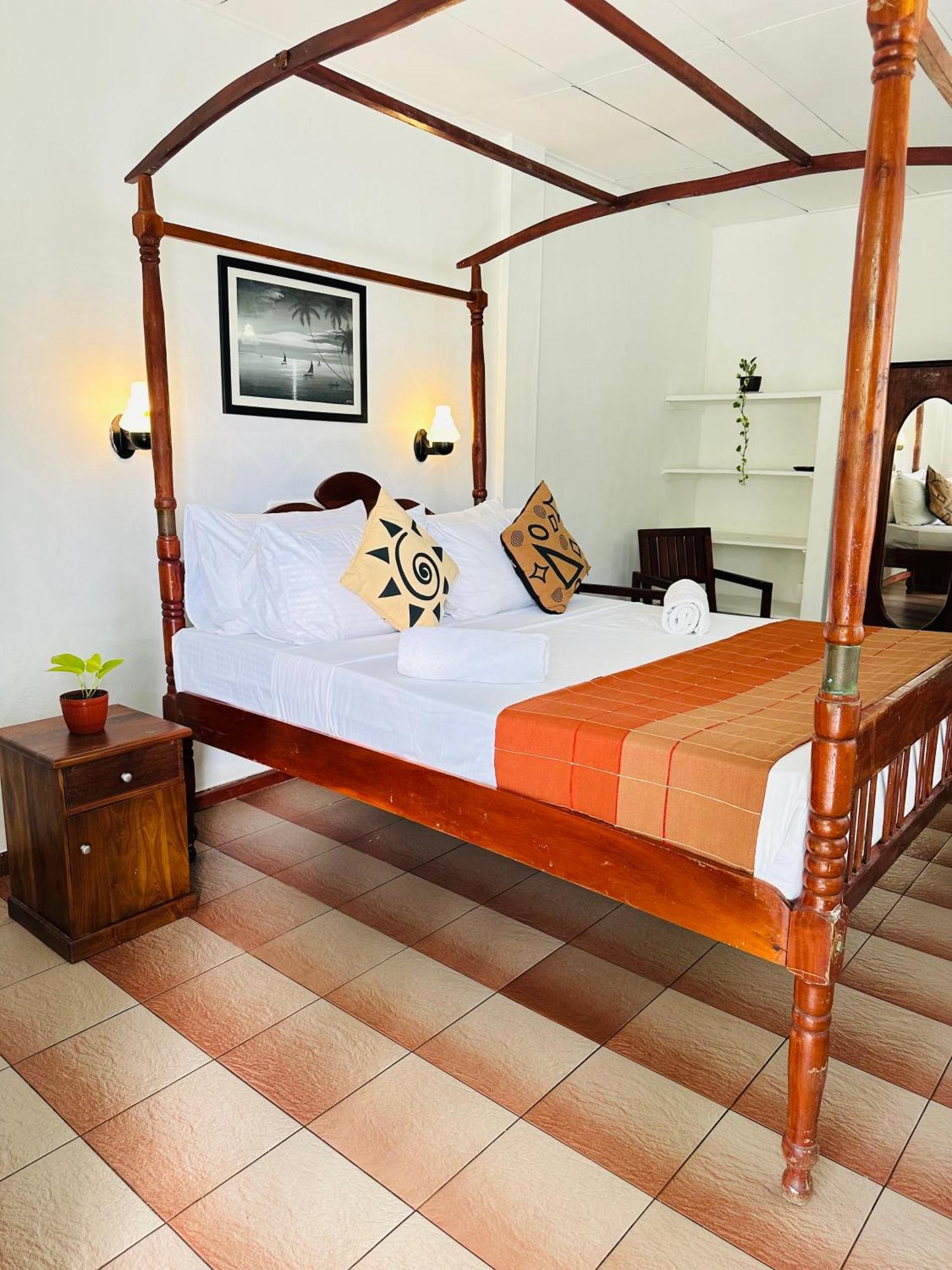 Villa 47 Хиккадува Экстерьер фото