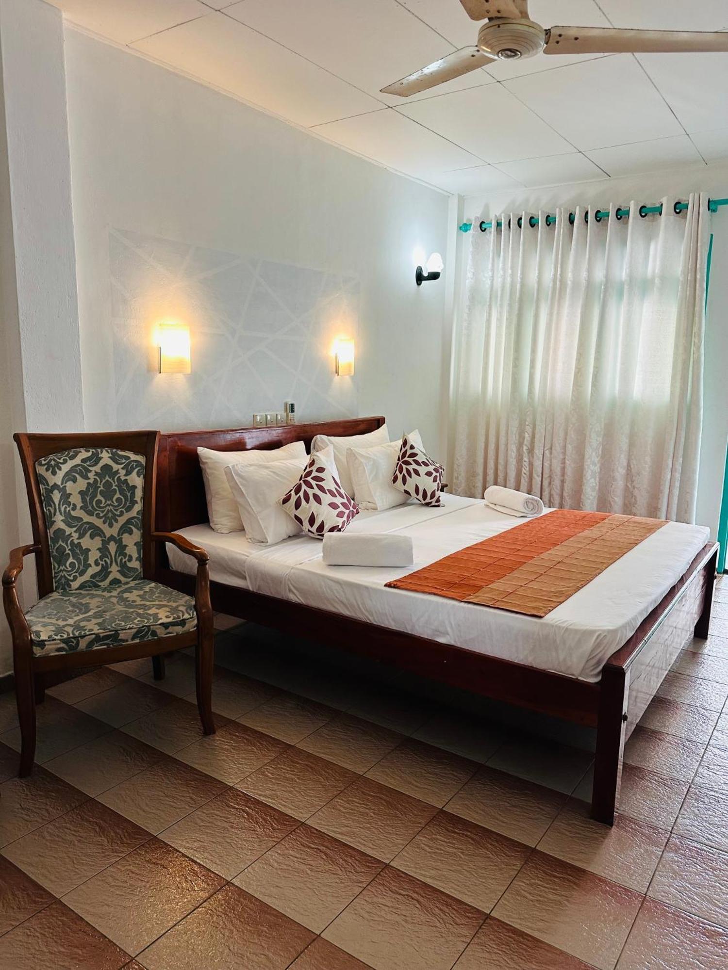 Villa 47 Хиккадува Экстерьер фото