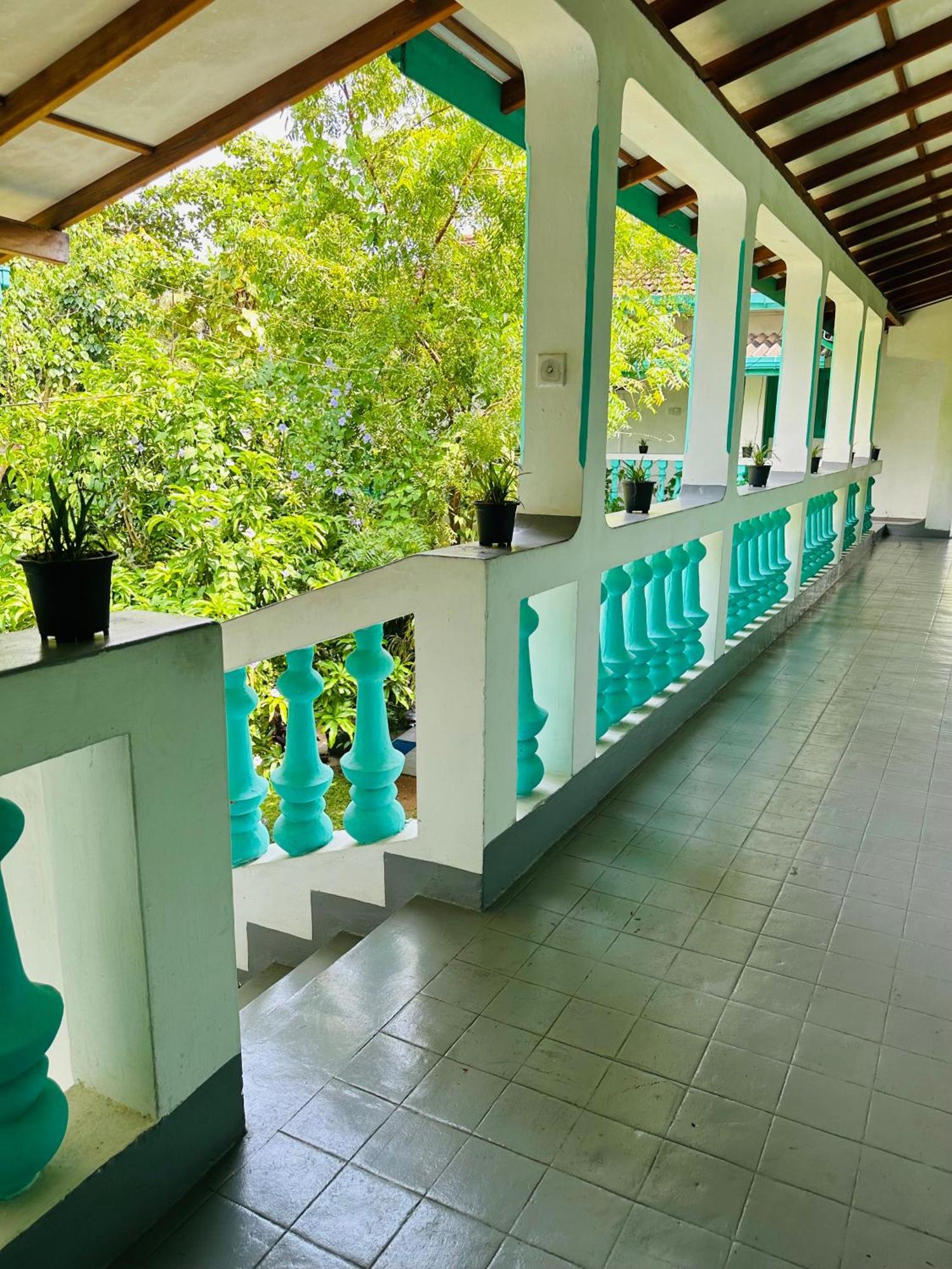 Villa 47 Хиккадува Экстерьер фото